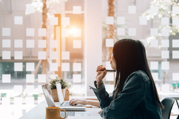 歌词那一天爸爸和妈妈离开了家歌名叫什么