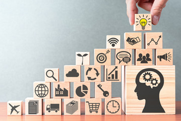 歌词那一天爸爸和妈妈离开了家歌名叫什么