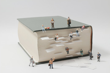 歌词那一天爸爸和妈妈离开了家歌名叫什么