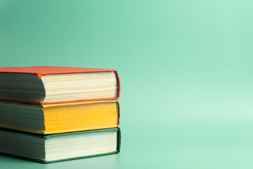 歌词那一天爸爸和妈妈离开了家歌名叫什么